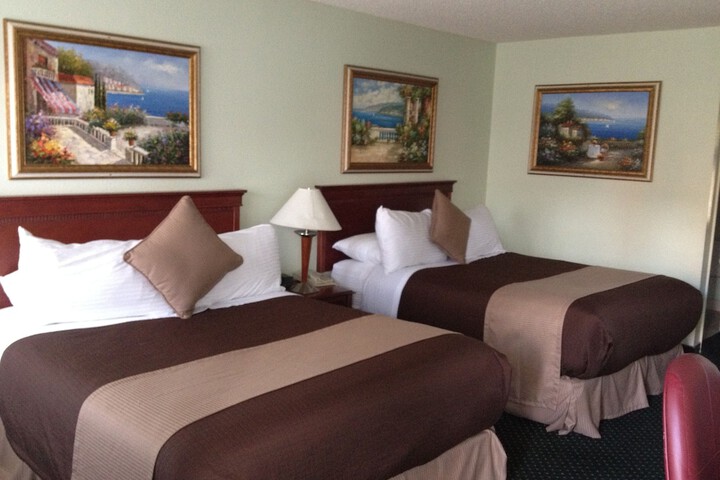 Ocairns Inn & Suites