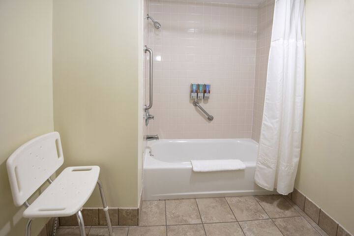 Room 25 of 121