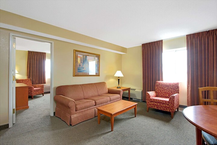 Room 8 of 13