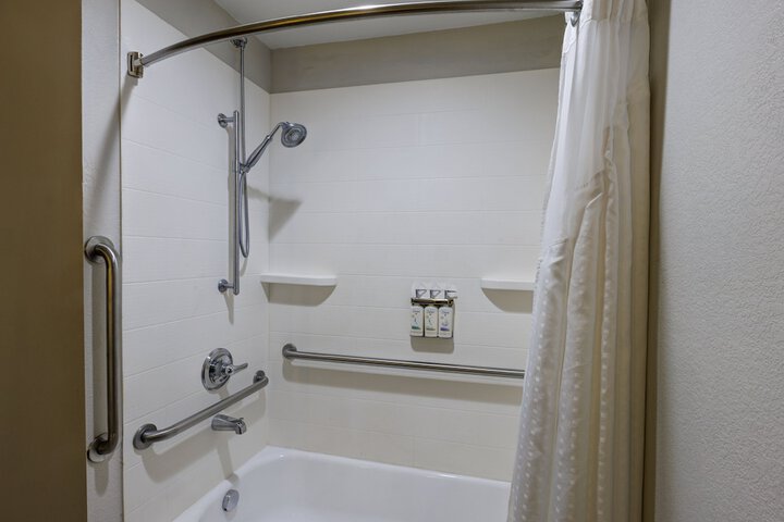 Room 25 of 61