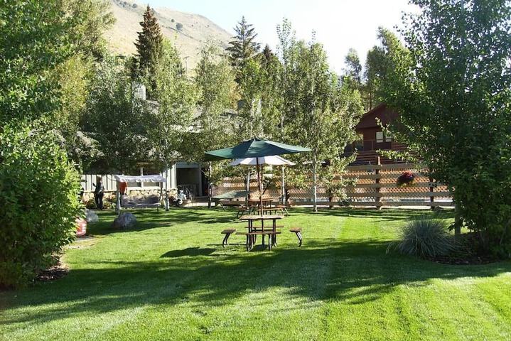 Property Grounds 21 of 21
