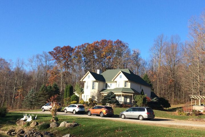 Spruce Hill Inn and Cottages