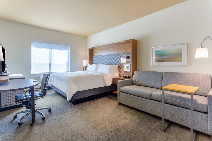 Holiday Inn & Suites Cedar Falls - Waterloo Event Center by IHG