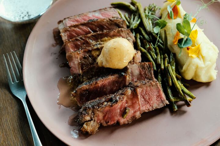 Dining 42 of 64