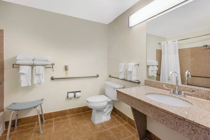 Clarion Pointe Sioux Falls Airport