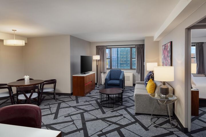 DoubleTree by Hilton Hotel & Suites Pittsburgh Downtown