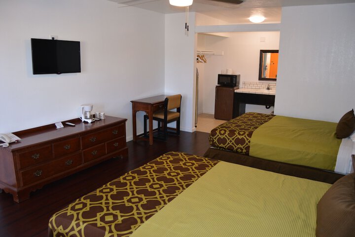 Room 27 of 42