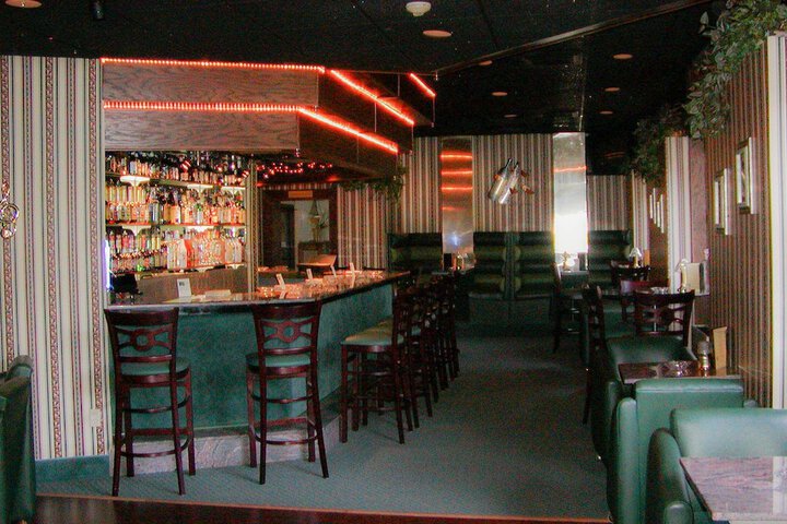 Lounge 26 of 32