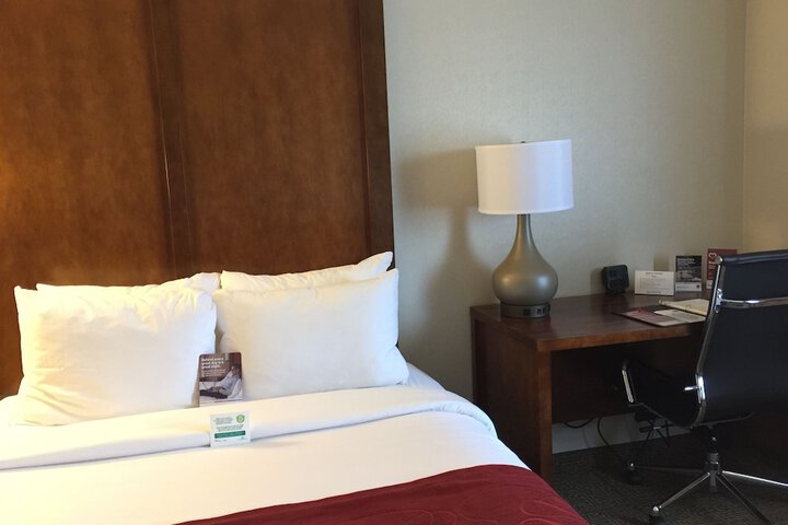 Comfort Suites Near Six Flags Magic Mountain