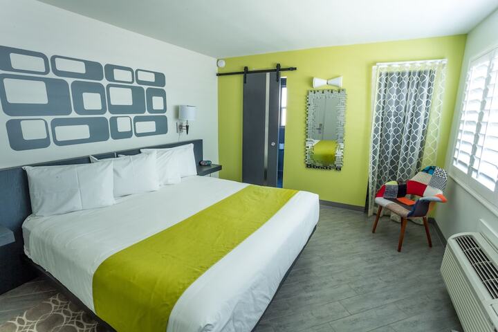 Room 22 of 32