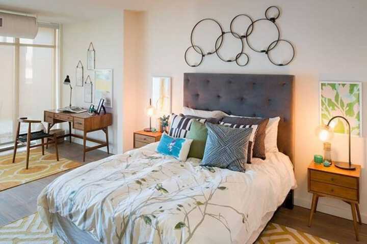 Room 17 of 28