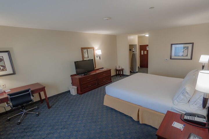 Holiday Inn Express & Suites Pampa by IHG