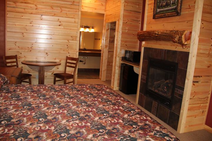 Room 9 of 18