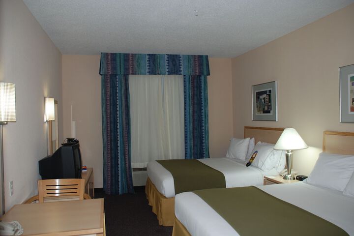 Room 48 of 65