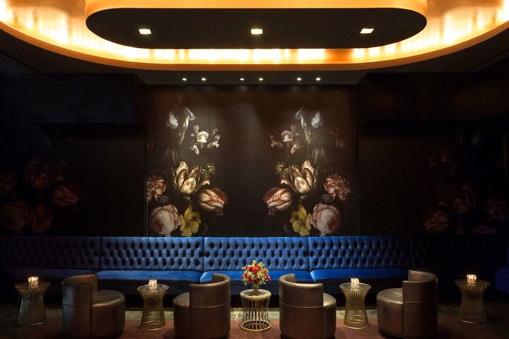 Lounge 70 of 88