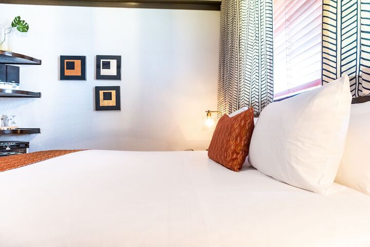 Room 28 of 43