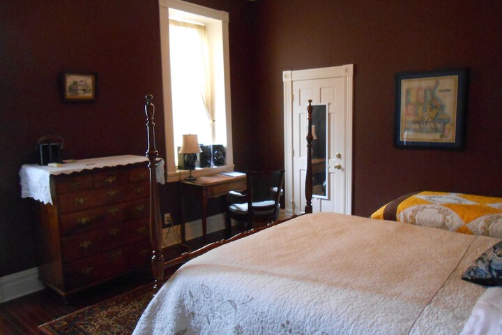 Room 10 of 25