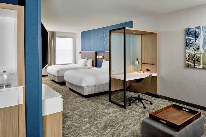 Room 17 of 39