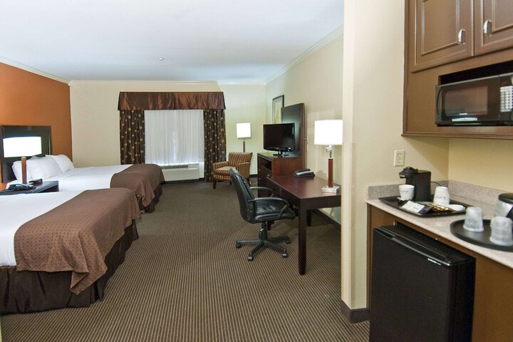 Room 13 of 34