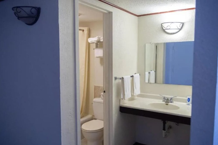 Room 8 of 15