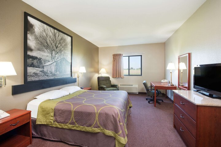 Room 12 of 17