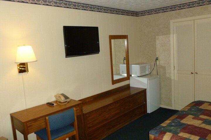 Room 8 of 15