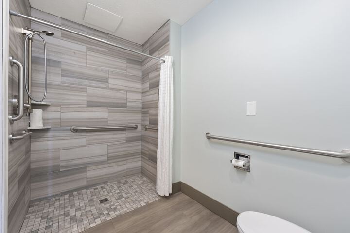 Cherry Tree Inn & Suites