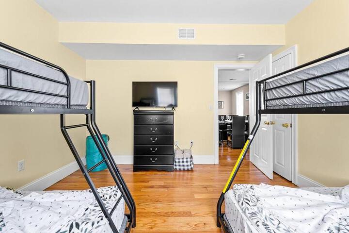 555-2 6BR Quincy - Spacious Apt near Boston - Perry Beach