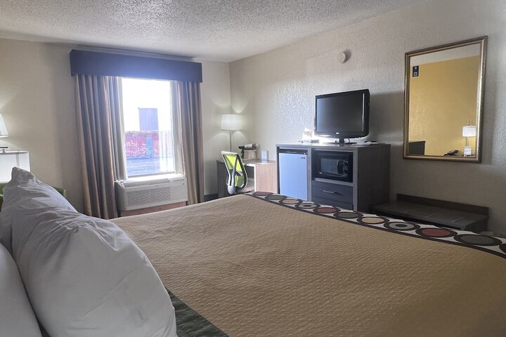 Room 9 of 40
