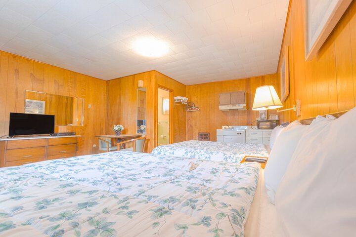 Room 32 of 62