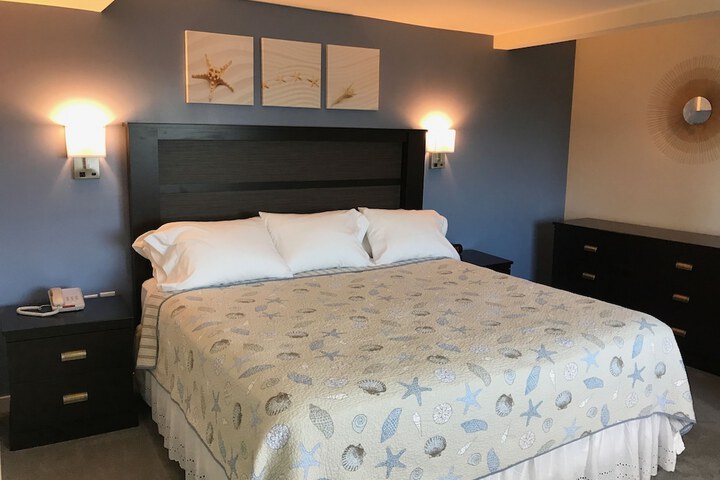 Room 17 of 66