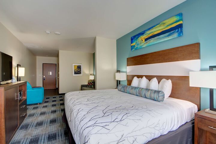 Room 17 of 32