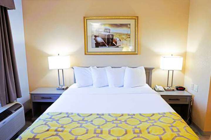 Room 100 of 124