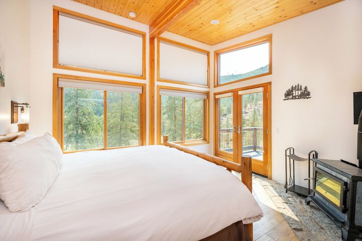 Sleeping Lady Mountain Resort & Spa