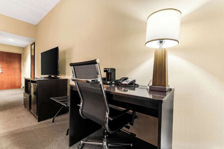 Room 25 of 60