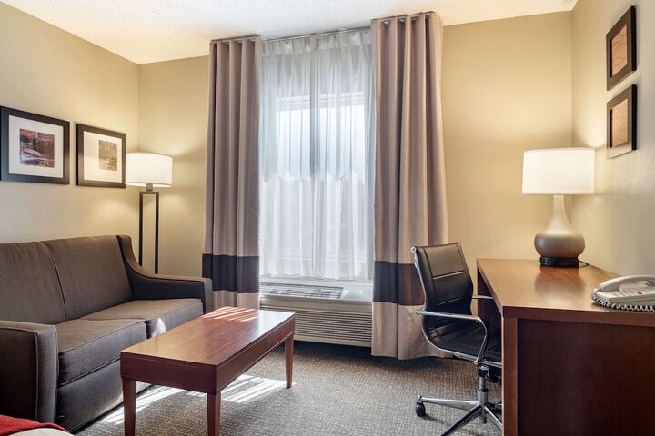 Room 7 of 32