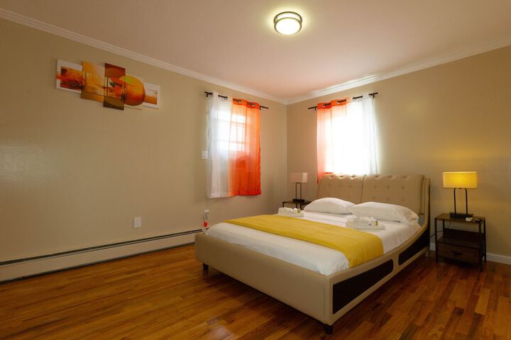 Room 34 of 76