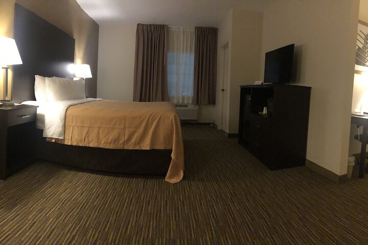 Room 9 of 17