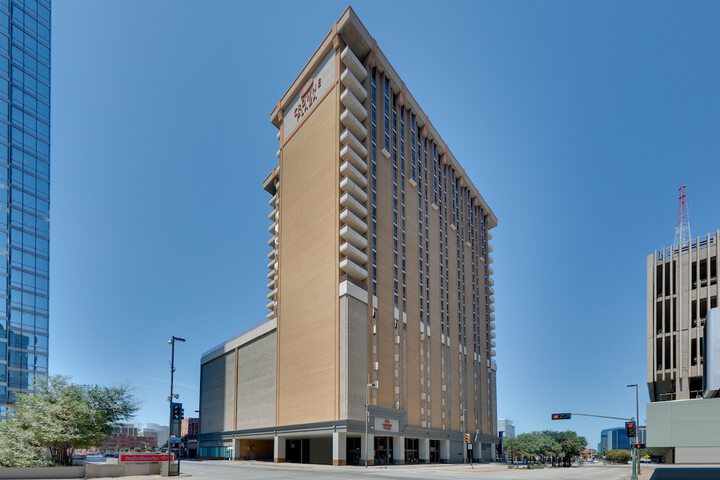 Hotel 4 of 59