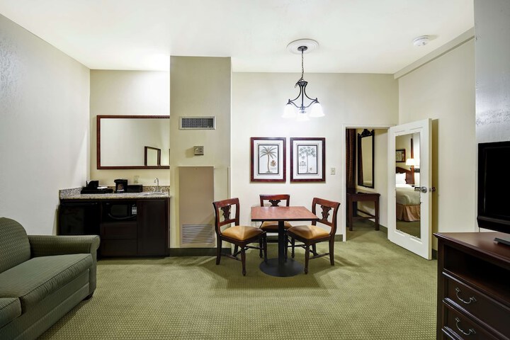 Room 28 of 46