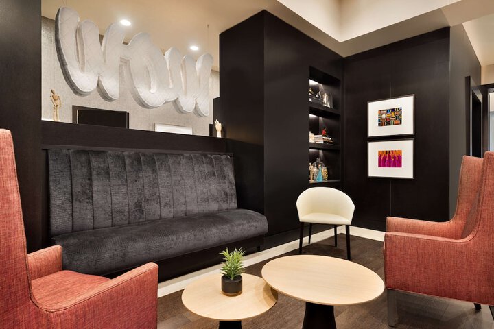 Hotel Interior 16 of 127