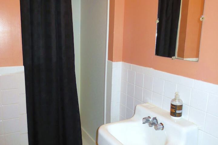 Room 12 of 28
