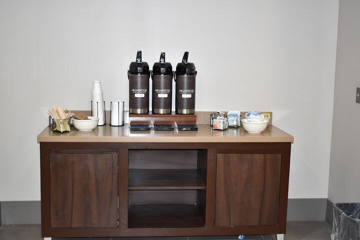 Breakfast/Coffee Service 90 of 105