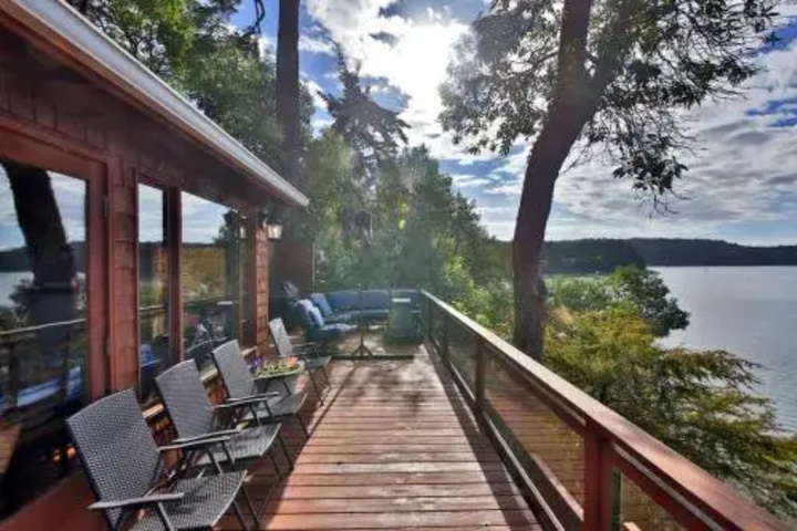 The Evans Beach House