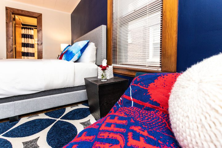 Room 32 of 82