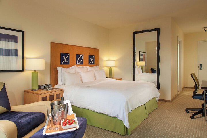 Room 7 of 16