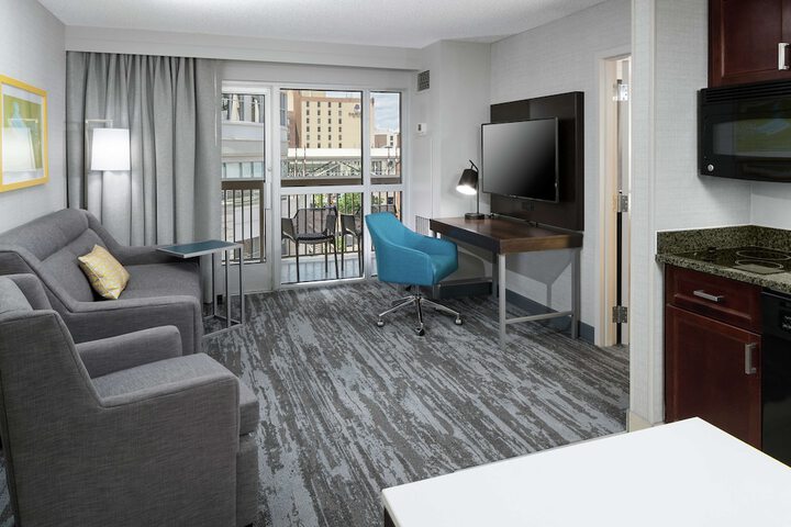 Hampton Inn & Suites Memphis-Beale Street