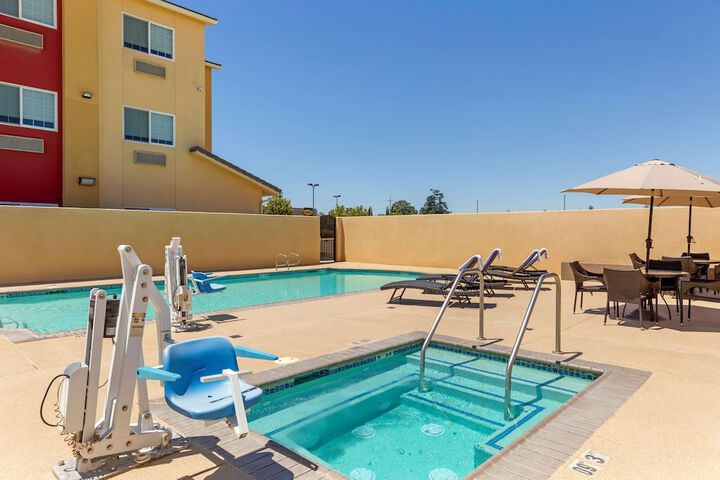 Pool 6 of 46
