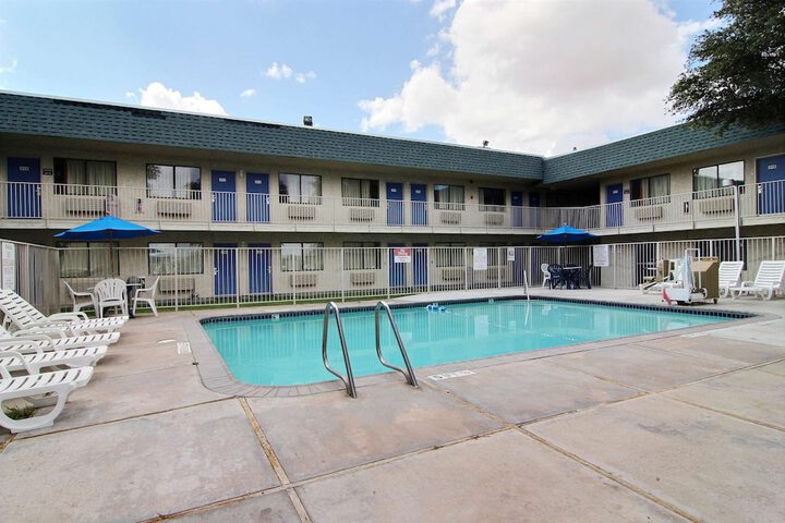 Pool 10 of 30