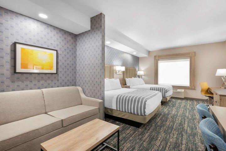 Room 34 of 64